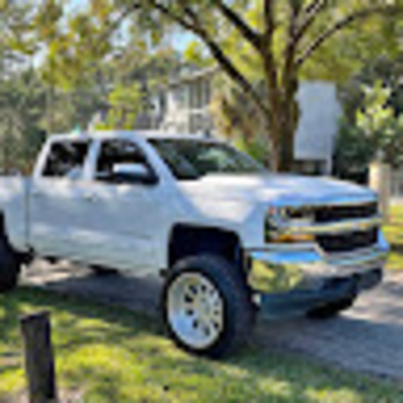 Meet your Posher, Yvonna - Picture 1 of 1